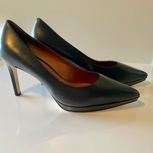 Coke Haan Black Leather Pump Size 11